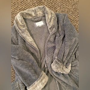 Medium grey Carole Hochman robe